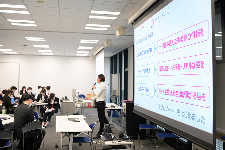 Mr. Toru Kishida giving a lecture